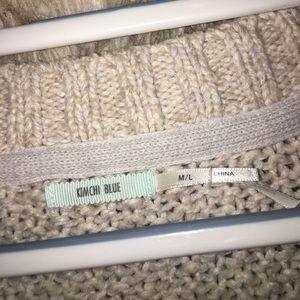 Cable V neck wool sweater